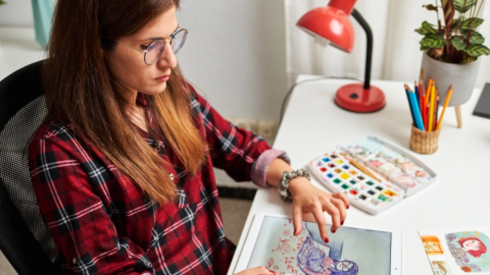 From Sketchbook to Startup: How Nadia Turned Her Designs Into a Business (with a plan!)